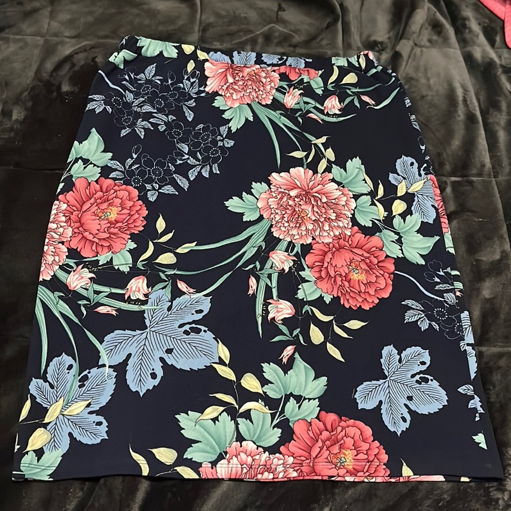 Floral pencil skirt